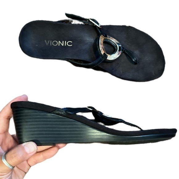 Vionic Ricci Sandal - Picture 2 of 10